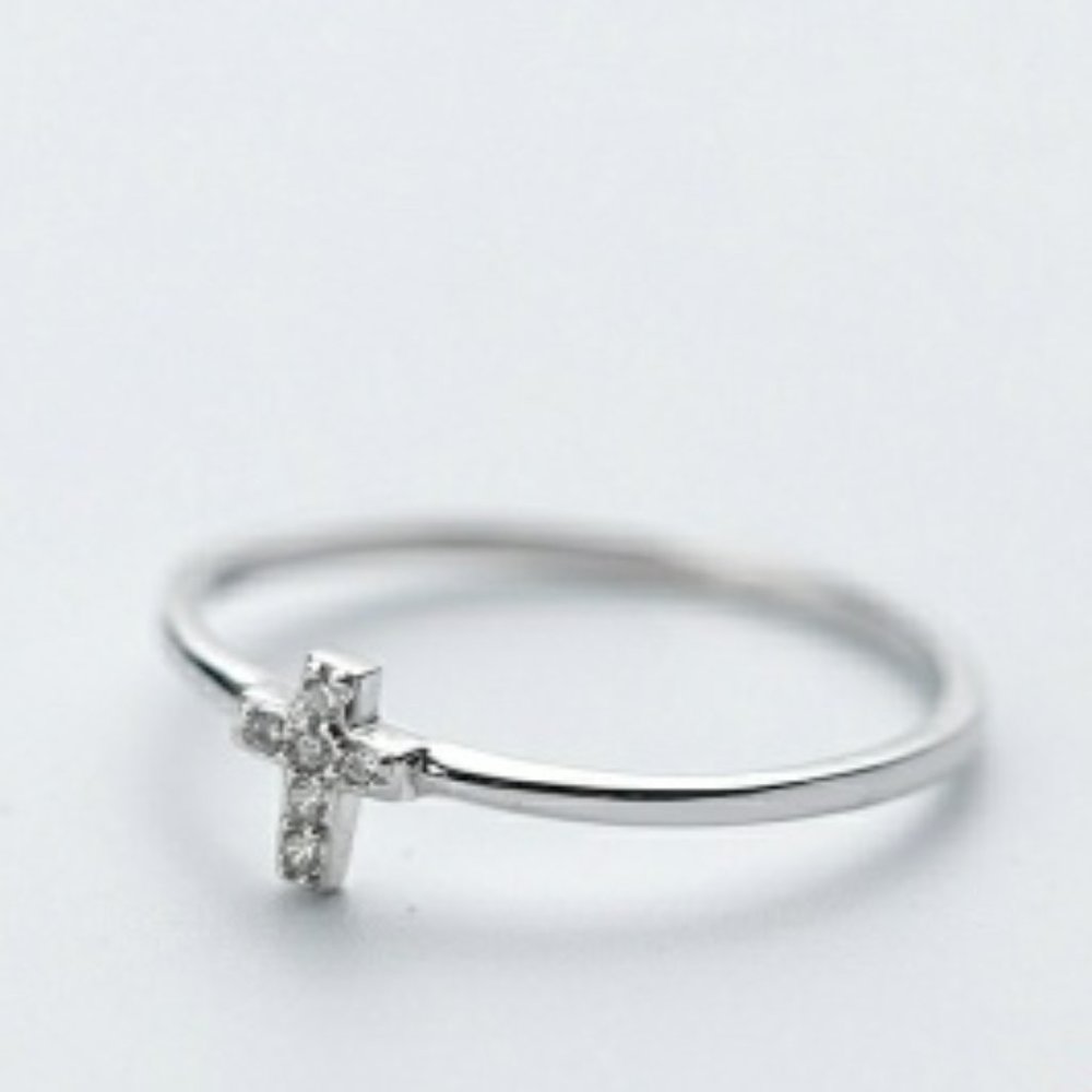 BRAND NEW Silver Cross Ring